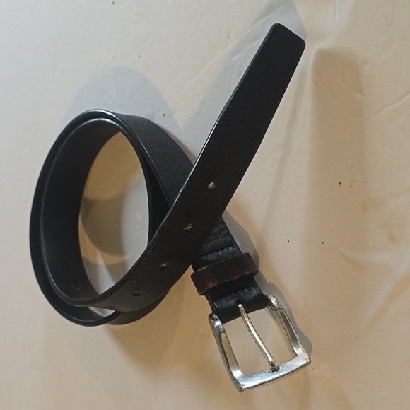 Liz Claiborne Womens Black leather belt Silver Tone Buckle Vintage Sz.40 - Picture 4 of 11